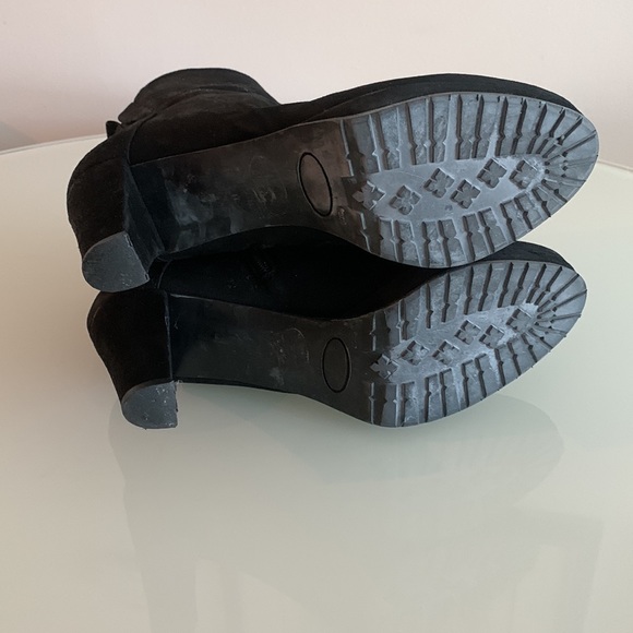 Brown’s black suede booties, size 40. - Picture 7 of 7